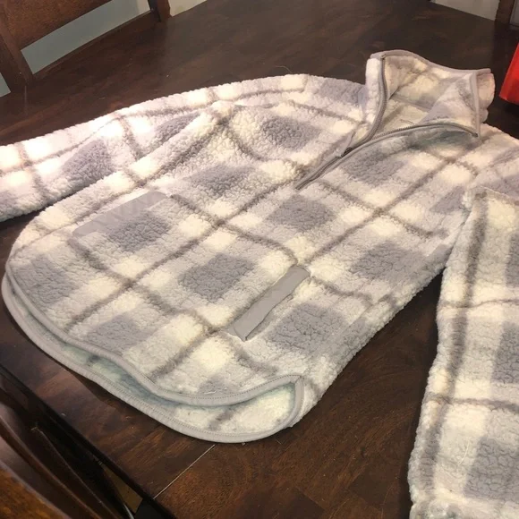 Abercrombie & Fitch Gray and Cream Zip Up Sweater - Picture 7 of 15